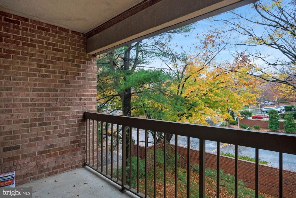 Building Photo - 11415 Commonwealth Dr