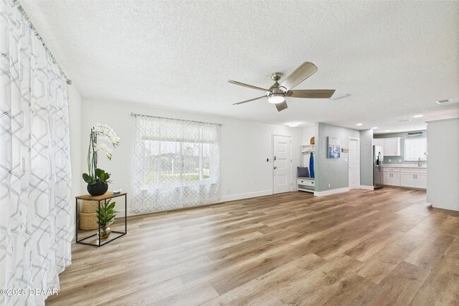 Building Photo - 4035 Oriole Ave