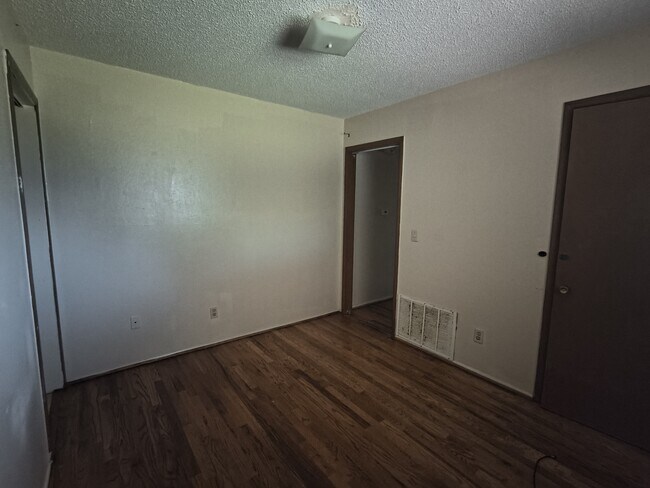 Building Photo - 140 Ridgecrest Rd