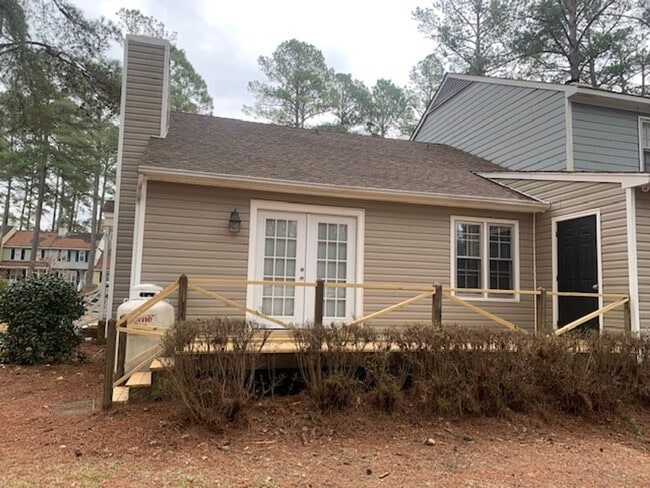Building Photo - 2-Bedroom, 2- Bath Condo in Carolina Pines