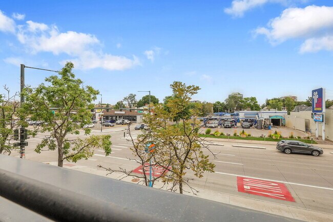Building Photo - $1,530.00 - 1 Bed, 1 Bath Condo in Denver in Great Location!