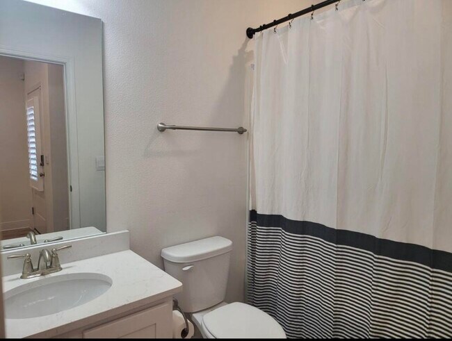 Building Photo - 59 Piper Cv