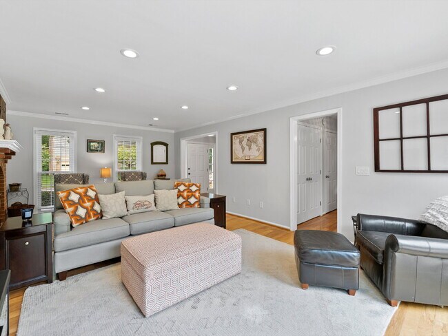 Building Photo - Your Dream Home Awaits!