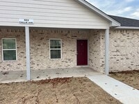 Building Photo - 923 Callie Ave