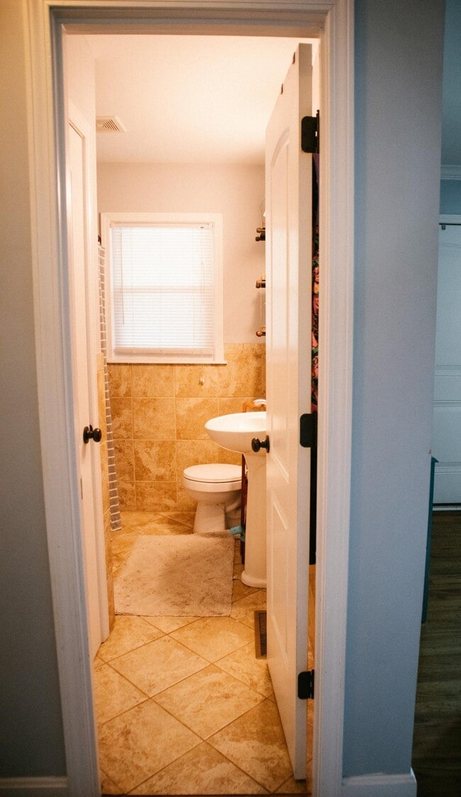 Building Photo - Waldo House