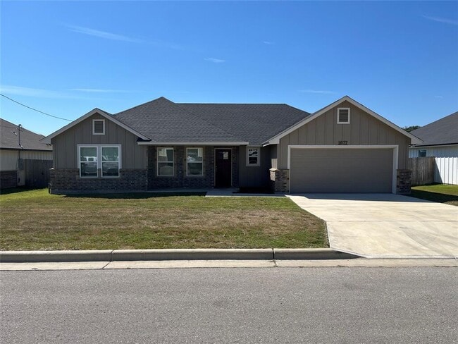 Primary Photo - 1077 Fieldstone Dr
