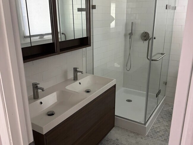 Building Photo - 3507 Manford Dr