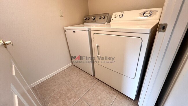 Building Photo - 2 Bedrooms, 2 Baths Ground Level