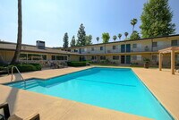 Building Photo - Walnut Heights