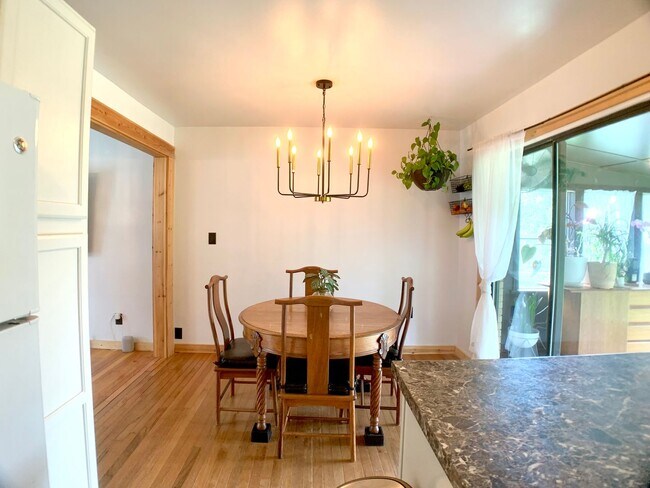 Building Photo - 313 Verdun Dr