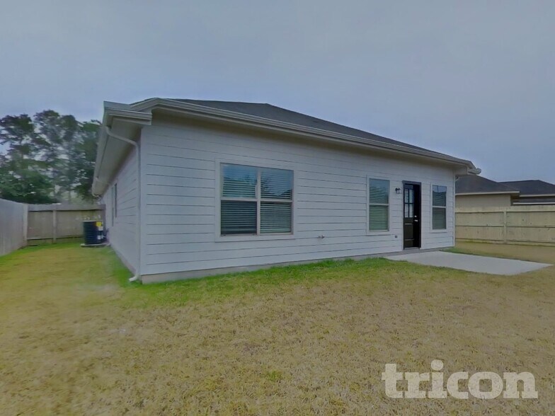 Building Photo - 21451 Sullivan Forest Dr