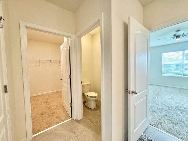 Building Photo - 632 Autumn Stream Dr