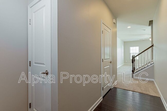 Building Photo - 125 Middleby Way