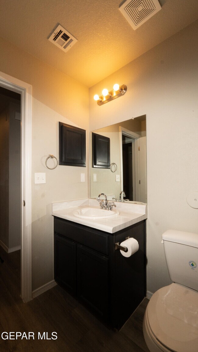 Building Photo - 14316 Paraiso Dr