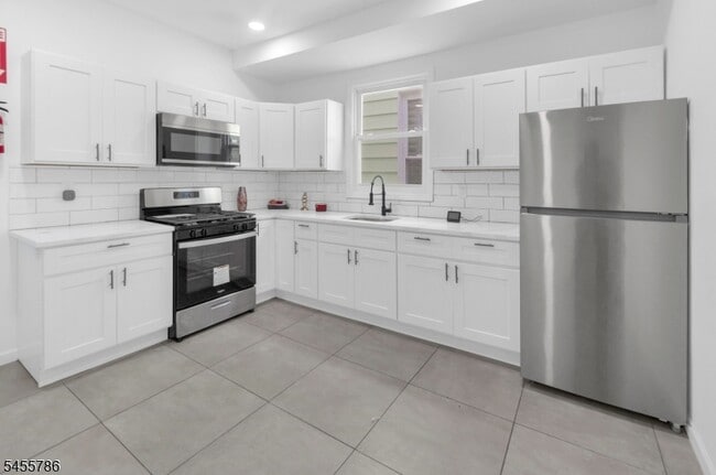 Building Photo - 155 Fairmount Ave