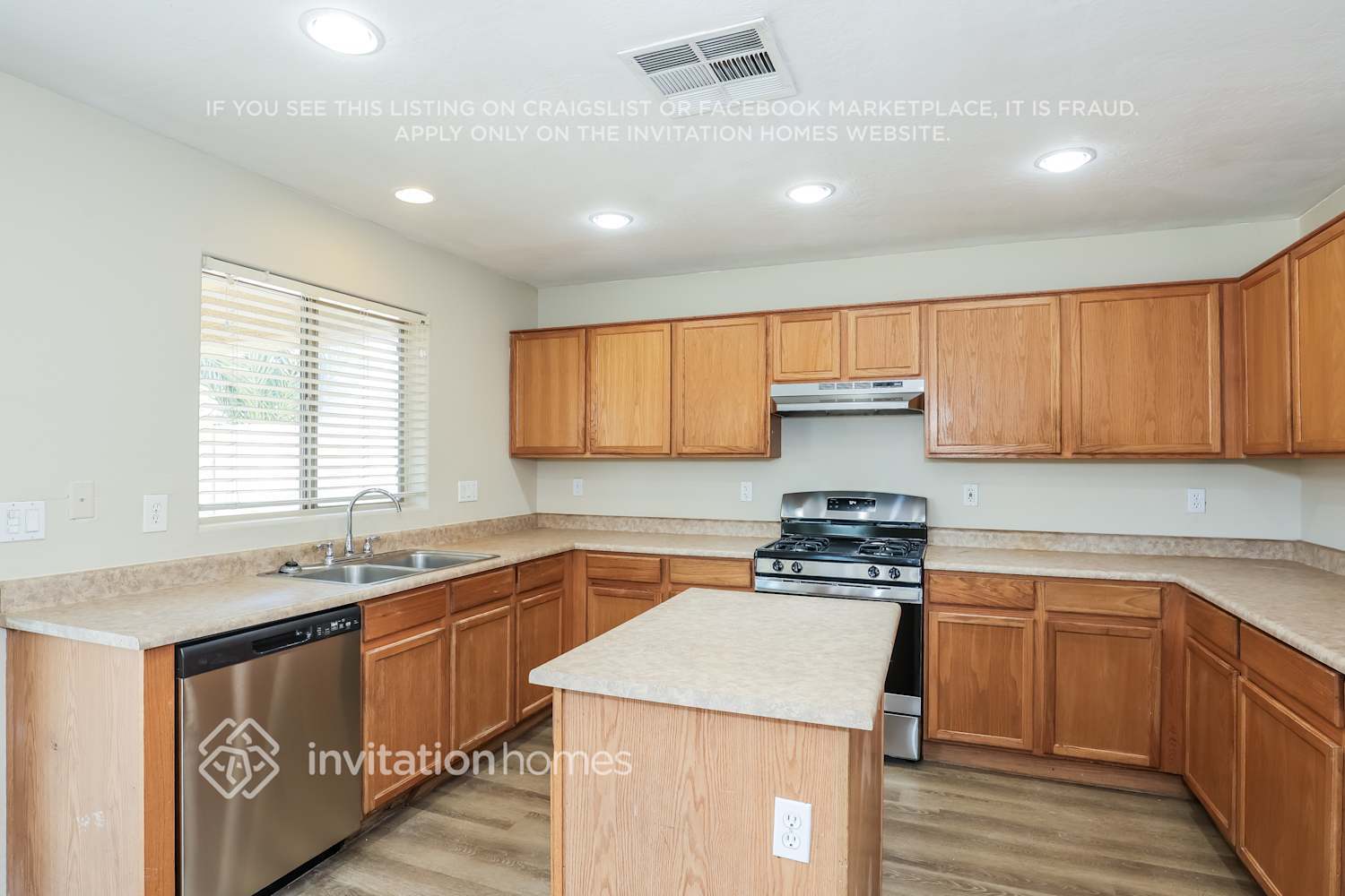 Building Photo - 44119 W Snow Dr