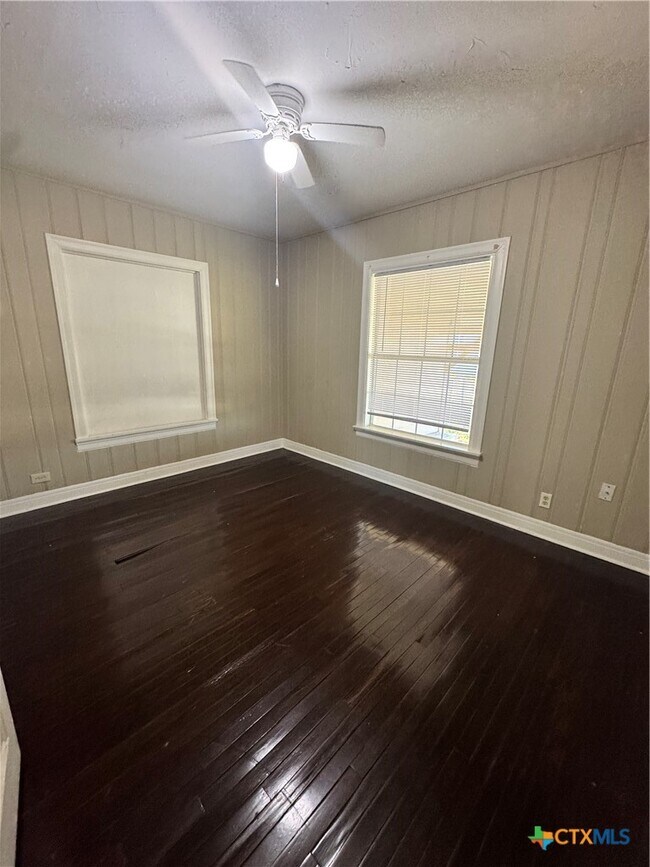 Building Photo - 209 Lackey St