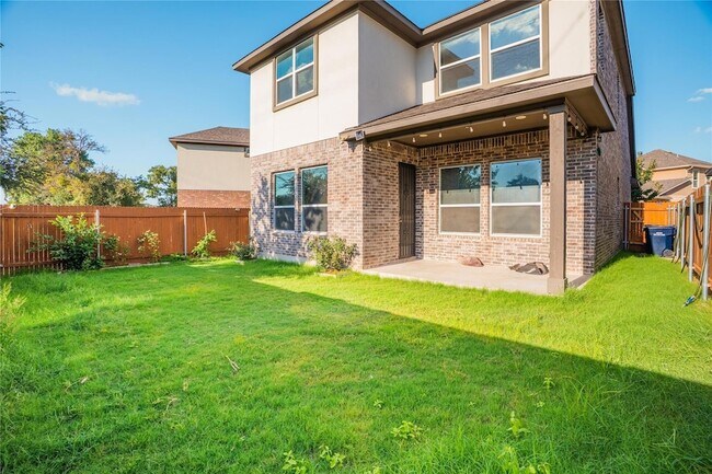 Building Photo - 1241 Summerbrooke Cir