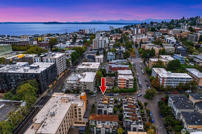 Building Photo - 722 3rd Ave N