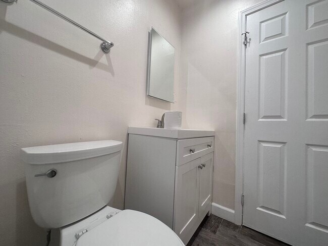 Building Photo - 45322 Saigon Ave