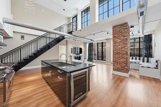 Building Photo - 1615 N Queen St