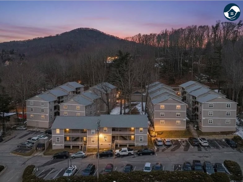 Building Photo - 229 E King St