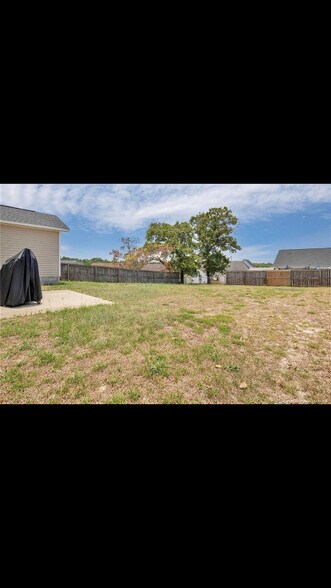 Building Photo - 2540 Cameron Woods Ln