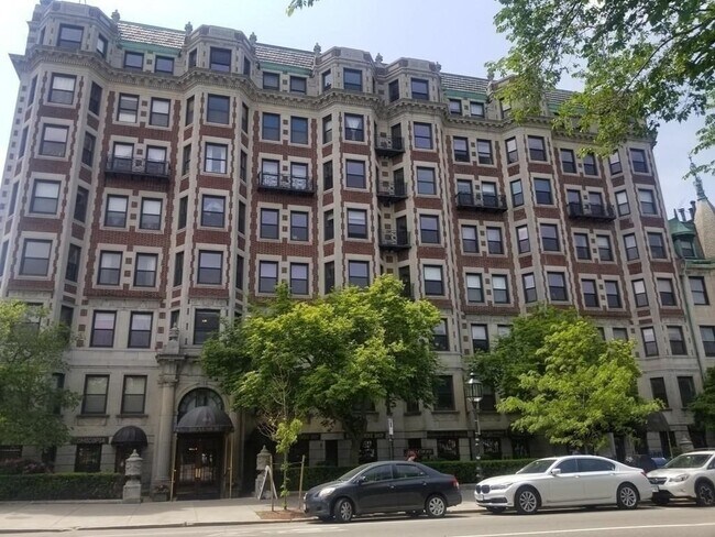 Building Photo - 466 Commonwealth Ave