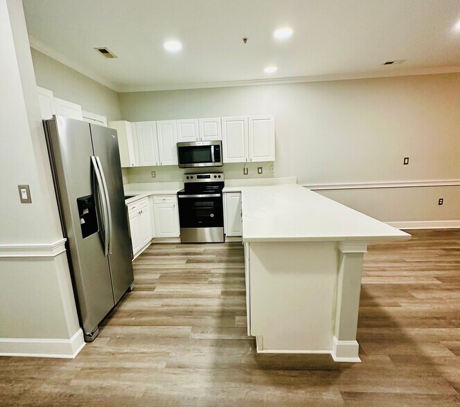Building Photo - 8733 Coralbell Ln