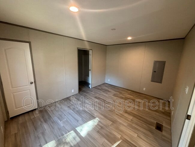 Building Photo - 356 Bayhead Dr