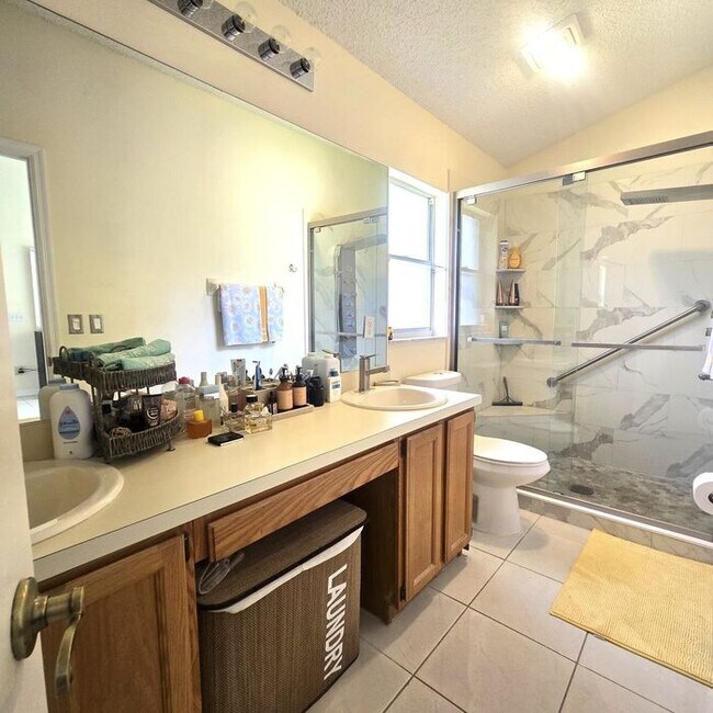 Building Photo - 3 Bdrm 2 Bath With Office in Waterford Lak...