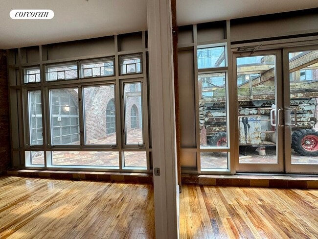 Building Photo - 275 Conover St