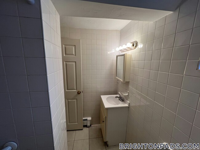 Building Photo - 72 Nonantum St