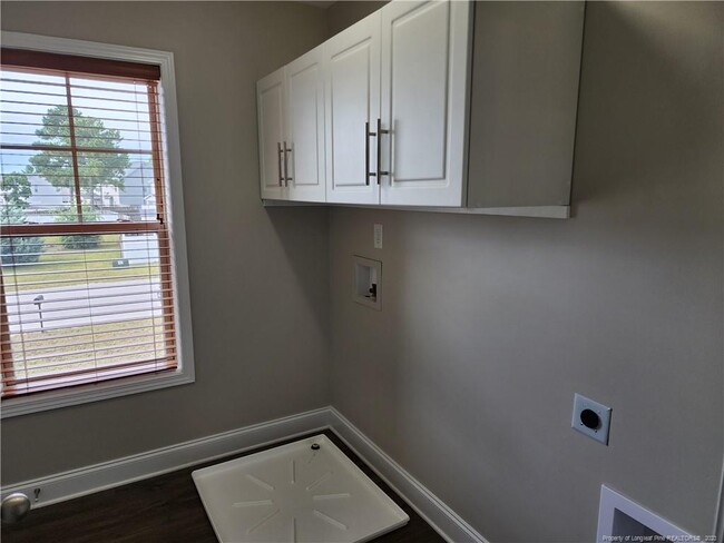 Building Photo - 471 Century Dr