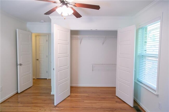 Building Photo - 1547 Delia Dr