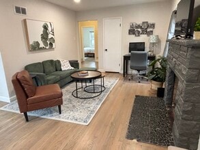 Building Photo - 5025 Lenox Ave