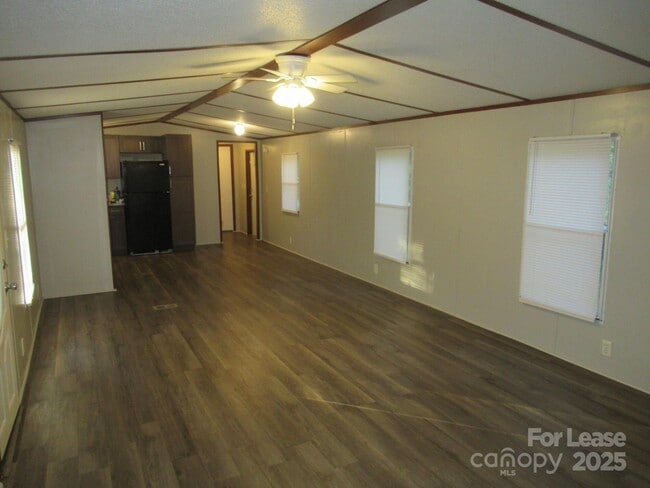 Building Photo - 368 Hudson White Trail