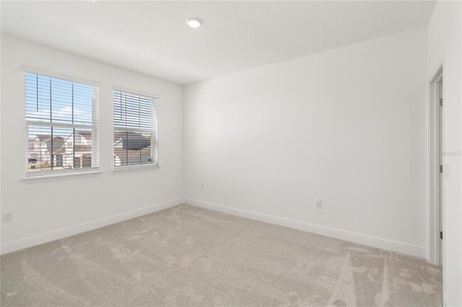 Building Photo - 14797 Milfoil Ave