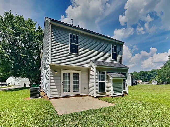Building Photo - 7008 Breeders Cup Cir