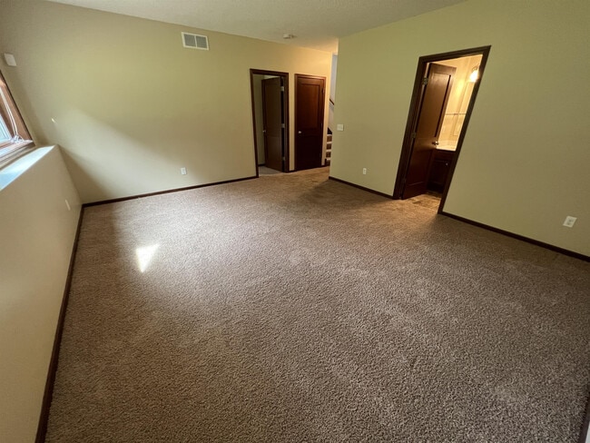 Building Photo - 15212 Maryland Ave