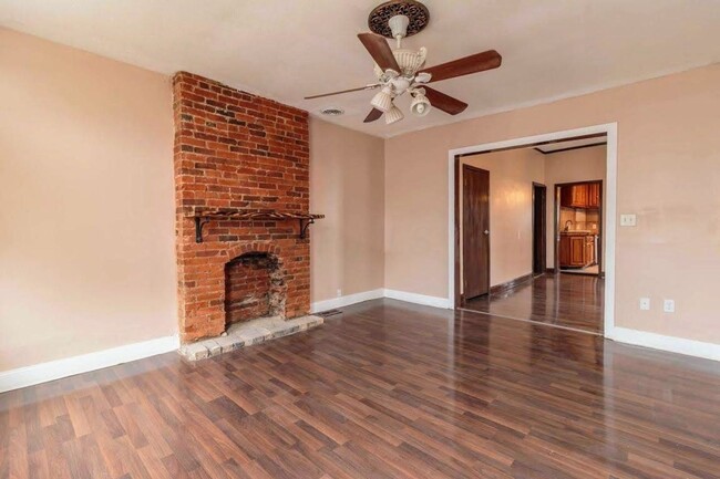 Building Photo - Beautifully Renovated Brick Home in East F...