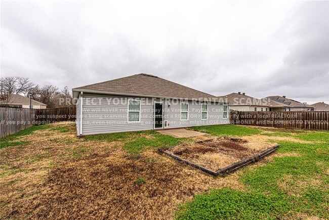 Building Photo - 1336 S Splash Dr