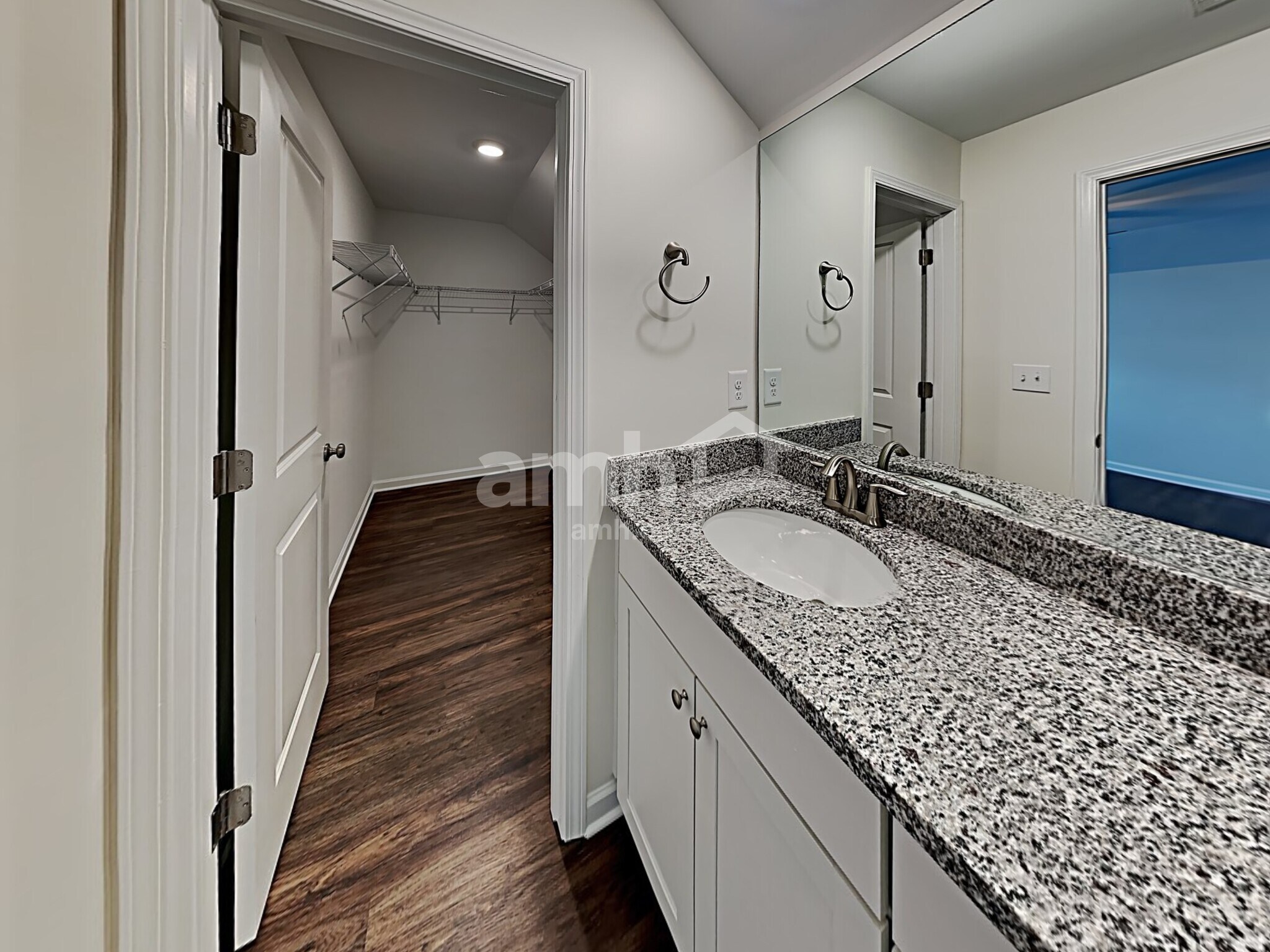 Building Photo - 136 Ivy Brook Dr