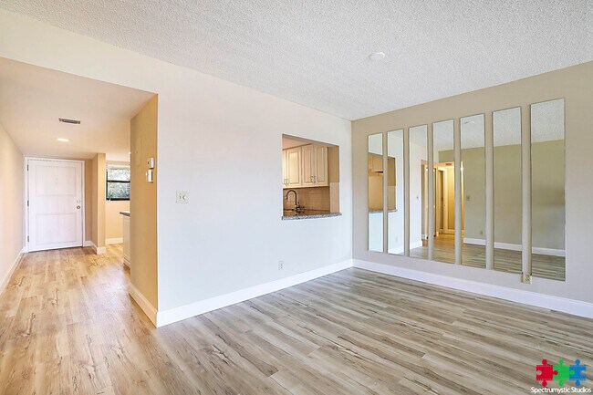 Building Photo - 1036 US-1