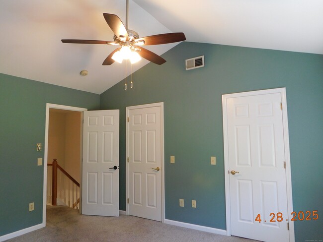 Building Photo - 41 Tamarack Ave