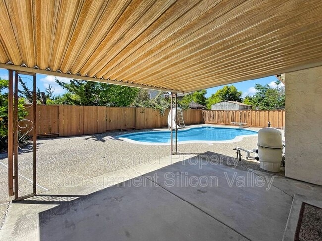 Building Photo - 1293 Knollview Dr