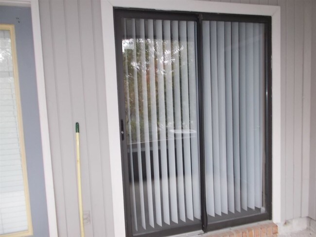 Building Photo - 1103 Greentree Ct