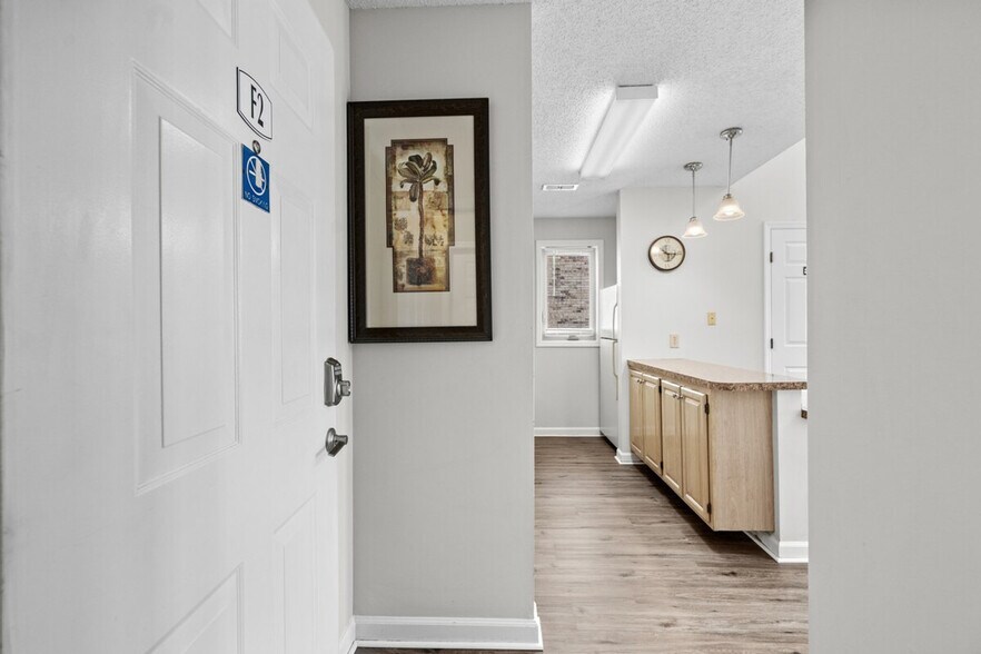 Building Photo - 216 Double Eagle Dr