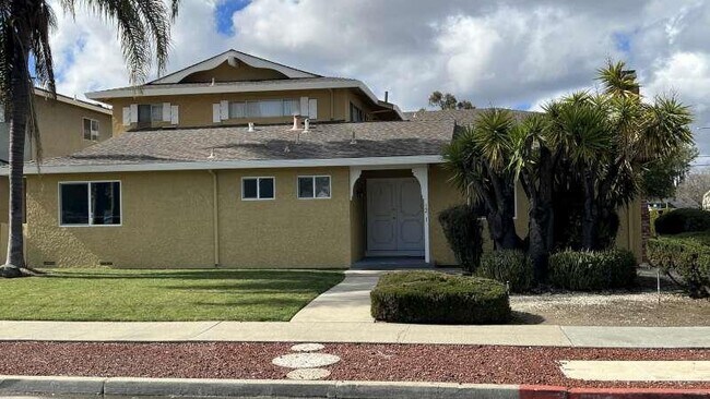 Primary Photo - 1281 Saratoga Ave