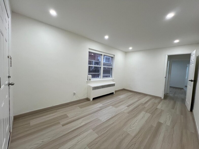 Primary Photo - 60-57 59th Ave